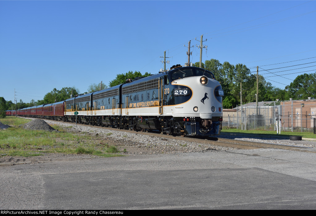 NS 270 Train 956